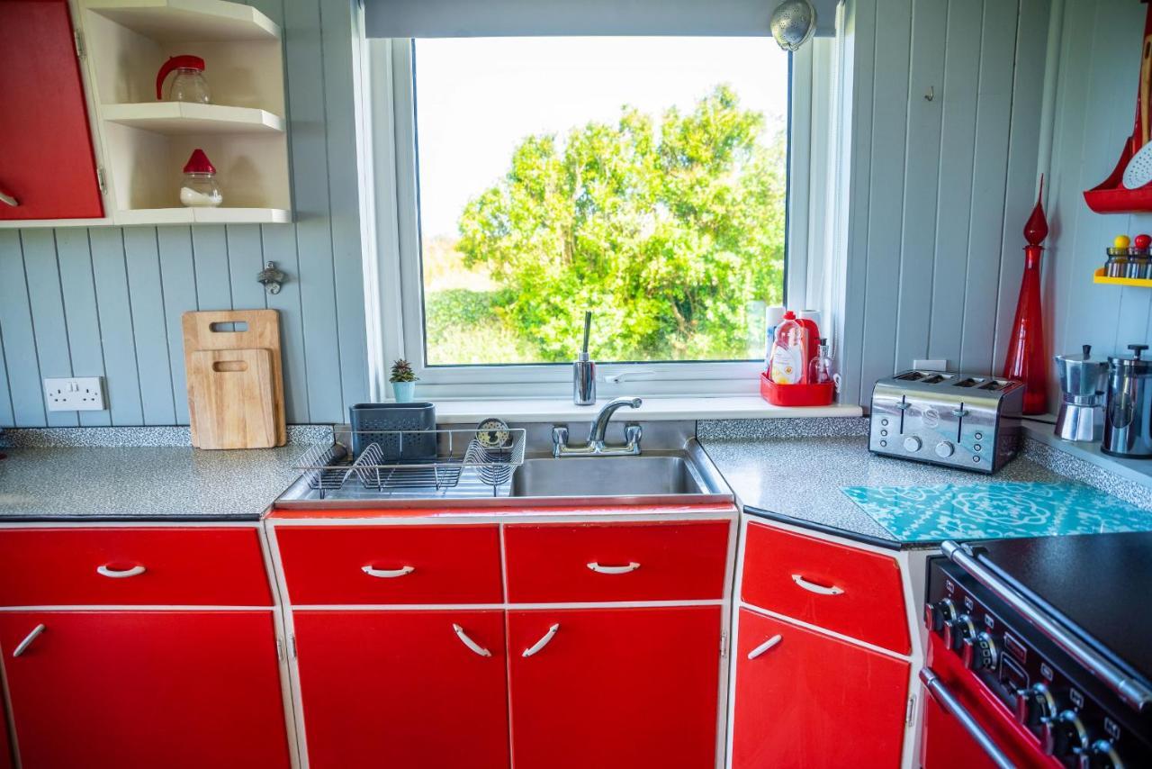 Finest Retreats - Western Watch - Sea Views, Pets Accepted, Sleeps 6 Lower Boscaswell Exterior foto
