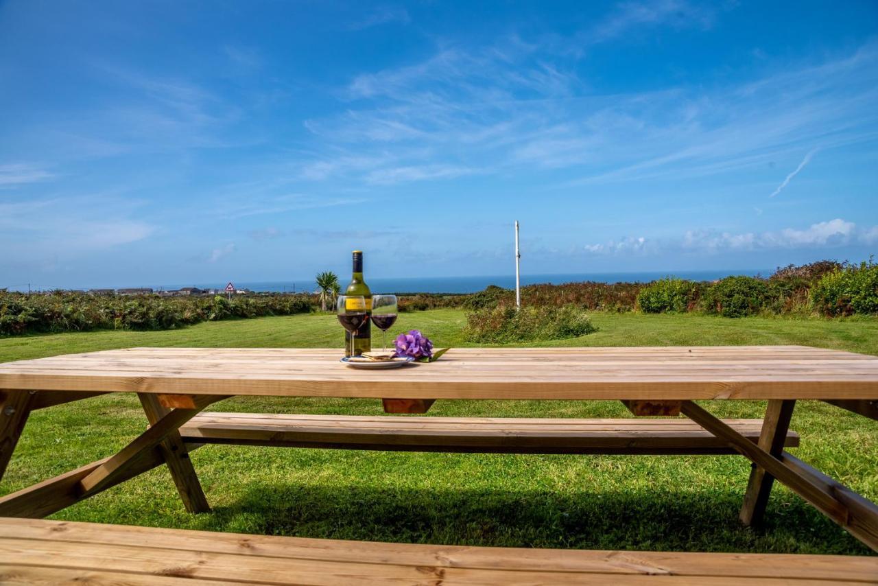 Finest Retreats - Western Watch - Sea Views, Pets Accepted, Sleeps 6 Lower Boscaswell Exterior foto