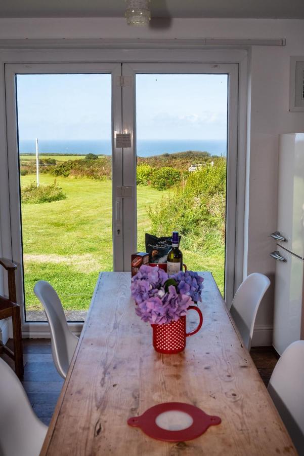 Finest Retreats - Western Watch - Sea Views, Pets Accepted, Sleeps 6 Lower Boscaswell Exterior foto